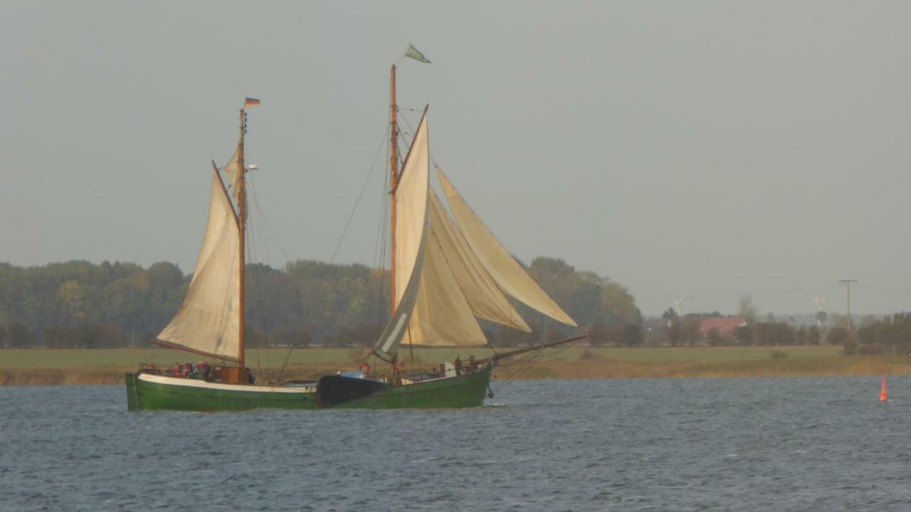 Ferienhaus Gut Rattelvitz Insel Ruegen Gingst Extérieur photo